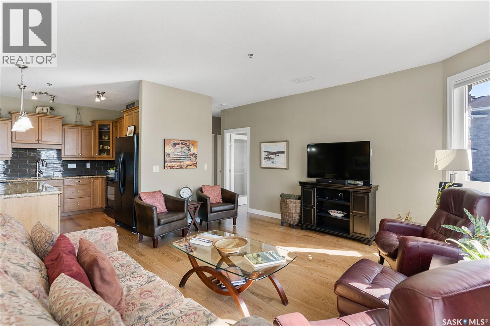 #303 401 Cartwright STREET - 9