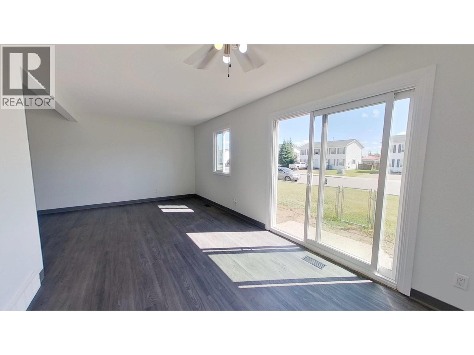 8836 101 AVENUE - 6