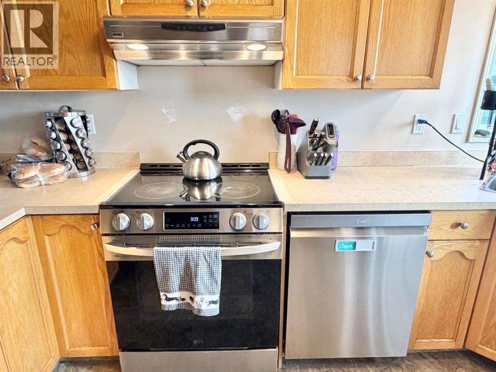 9804 102 Avenue - Image 8