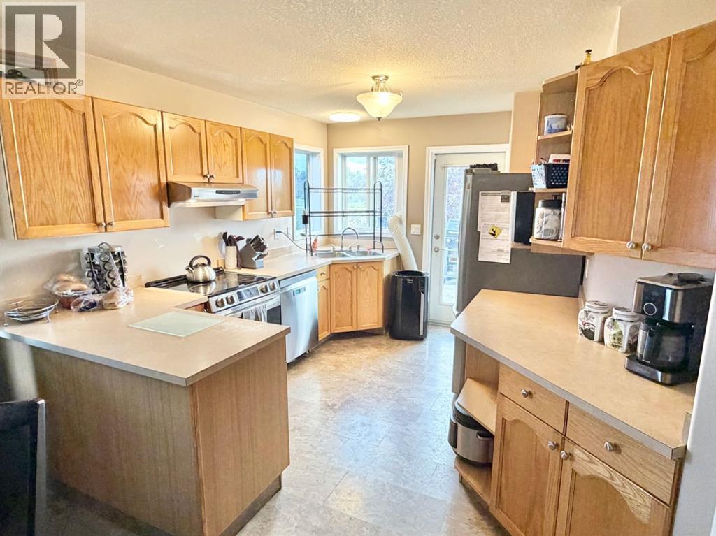 9804 102 Avenue - 6