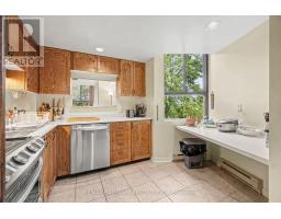 Bathroom - 302 - 2850 Carling Avenue, Ottawa, ON K2B8M4 Photo 7