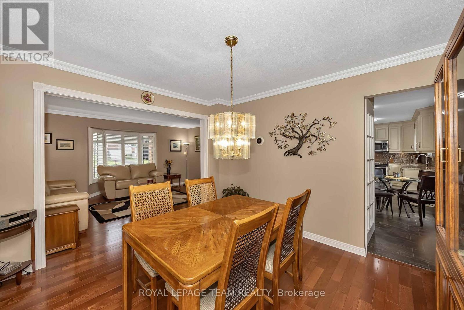 3 Bed, 2 Bath House for Sale in Ottawa – 25 TAMBLYN CRESCENT, Ottawa – MLS# X13674008 - Image 11
