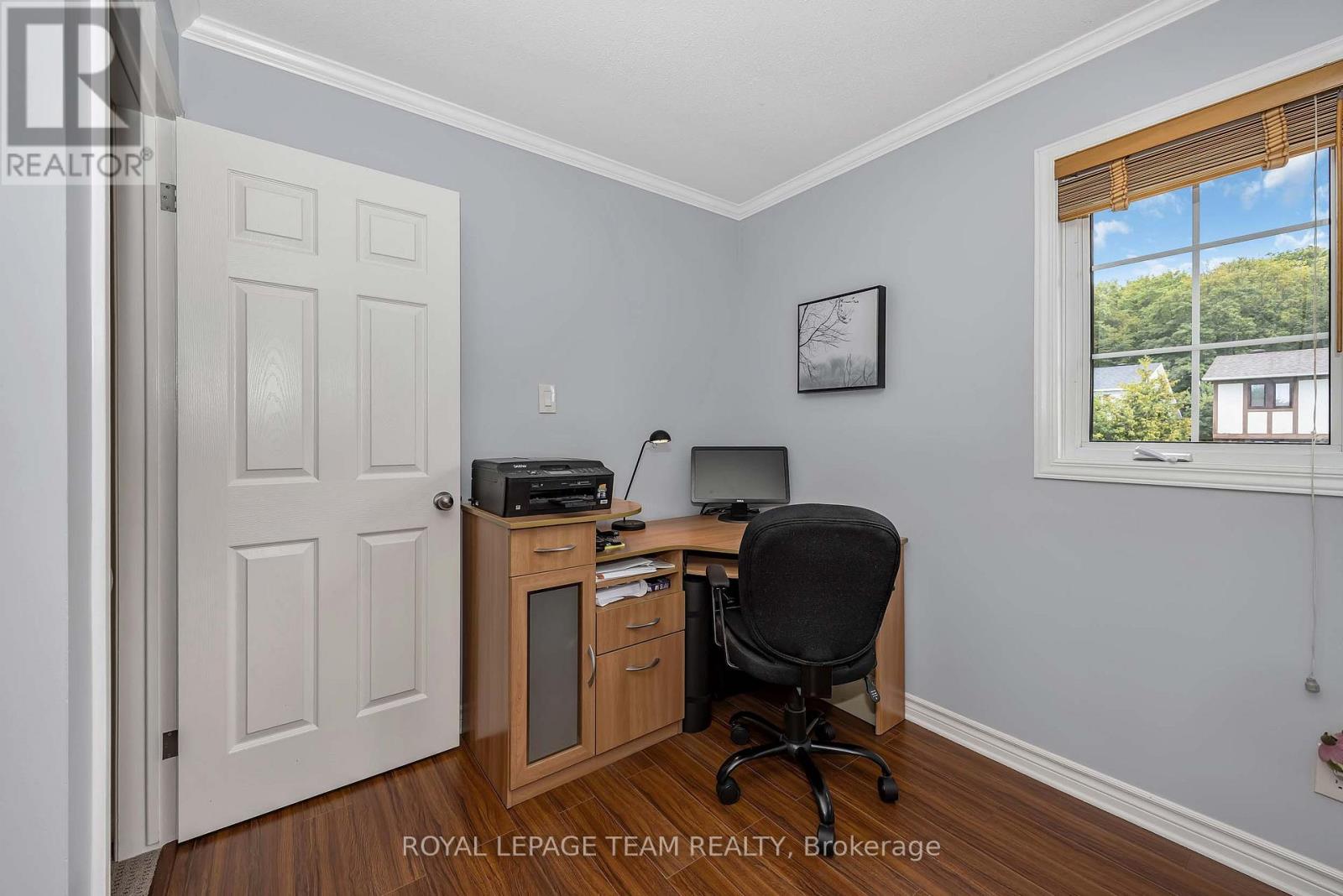 25 TAMBLYN CRESCENT - 32