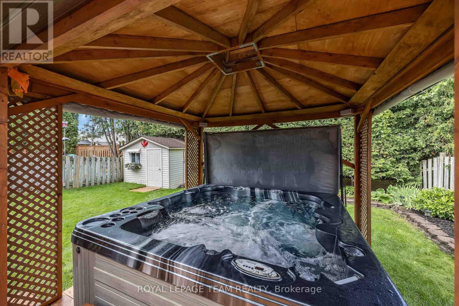 25 TAMBLYN CRESCENT - 44