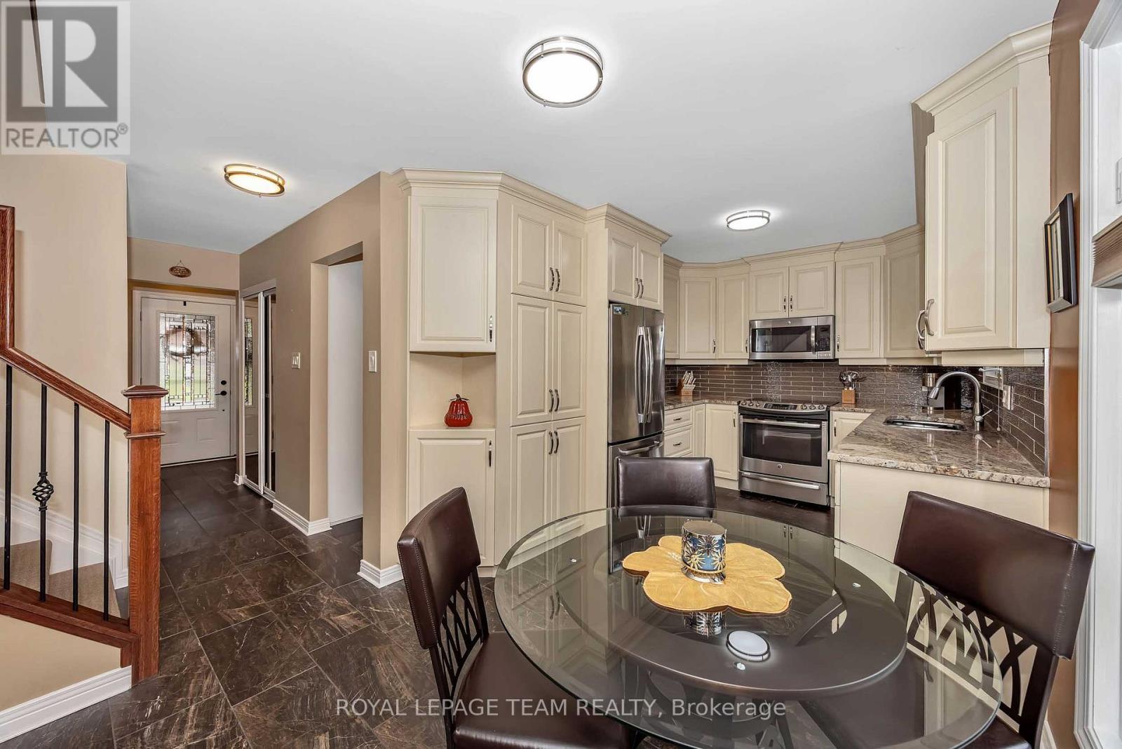 25 TAMBLYN CRESCENT - 6