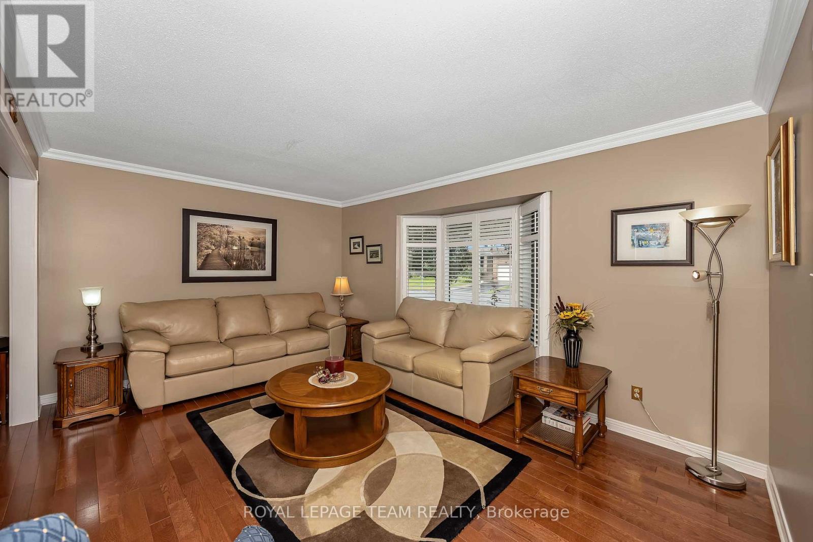 3 Bed, 2 Bath House for Sale in Ottawa – 25 TAMBLYN CRESCENT, Ottawa – MLS# X13674008 - Image 9