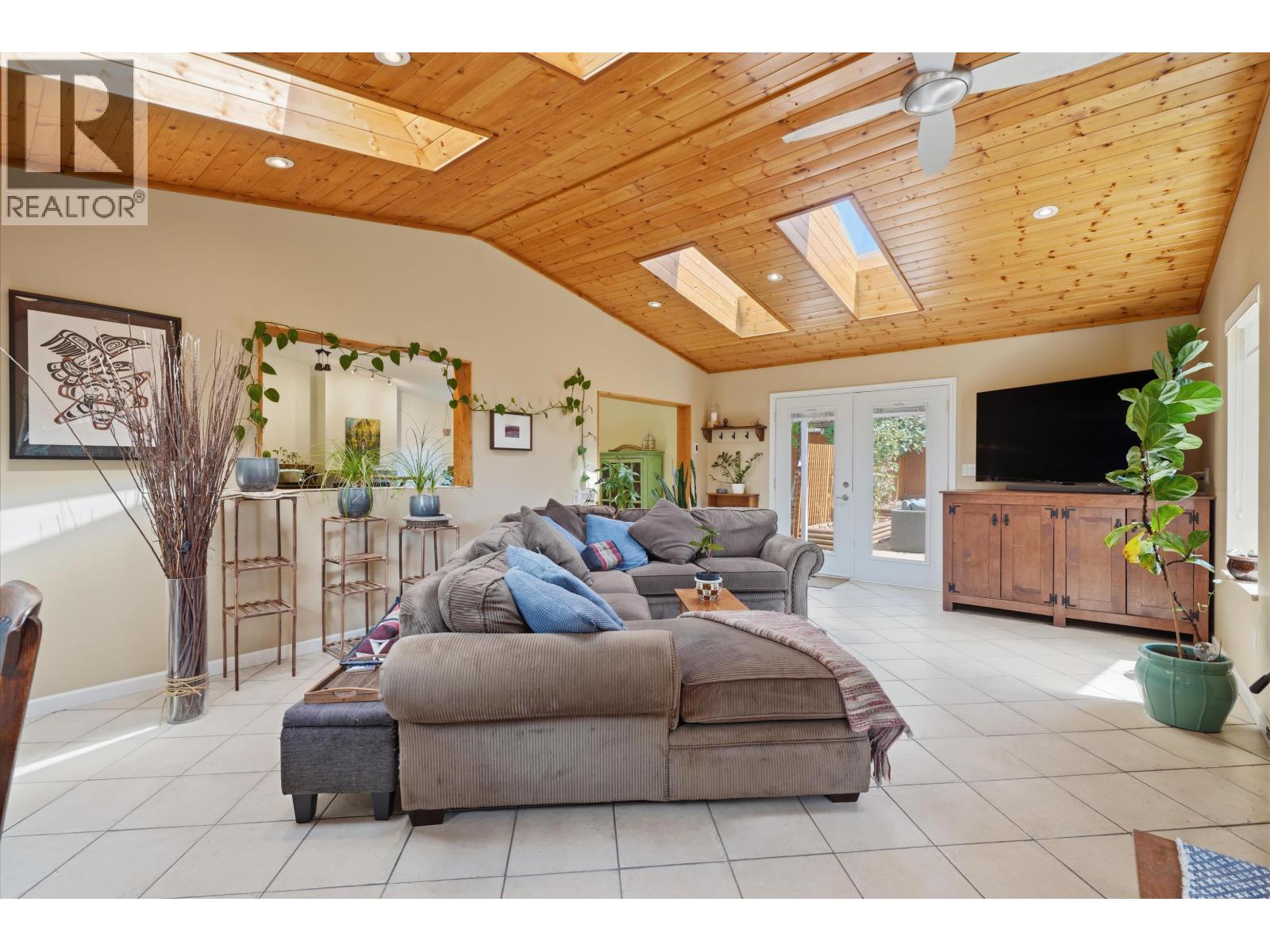 5616 EMERSON ROAD, Sechelt