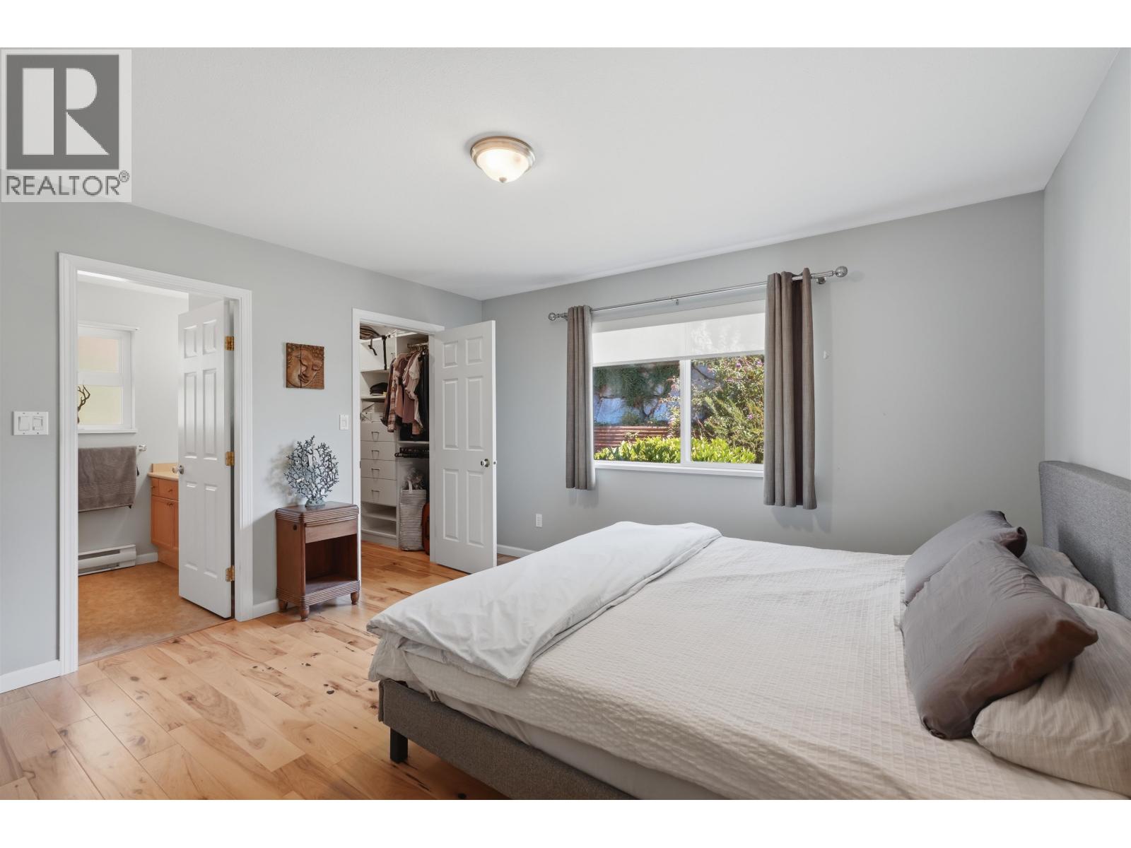 5616 EMERSON ROAD, Sechelt