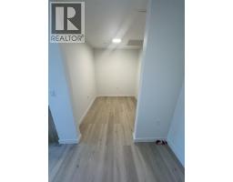 30* 1616 Lloyd Avenue, North Vancouver, BC V7P1S5 Photo 10