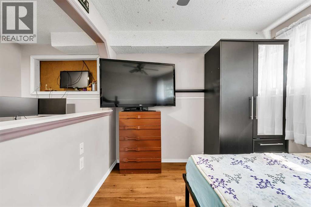 215 ERIN WOODS Drive SE - 18