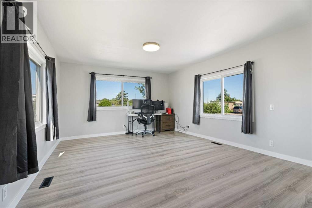 232 Polar Avenue Northeast - Photo 24