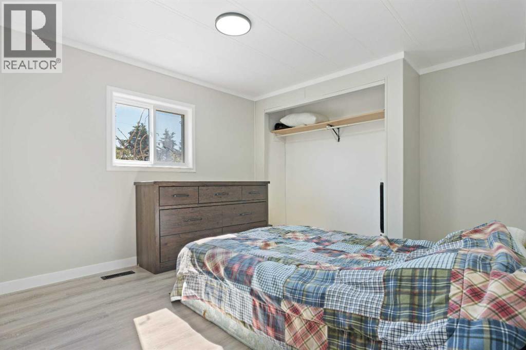 232 Polar Avenue Northeast - Photo 8
