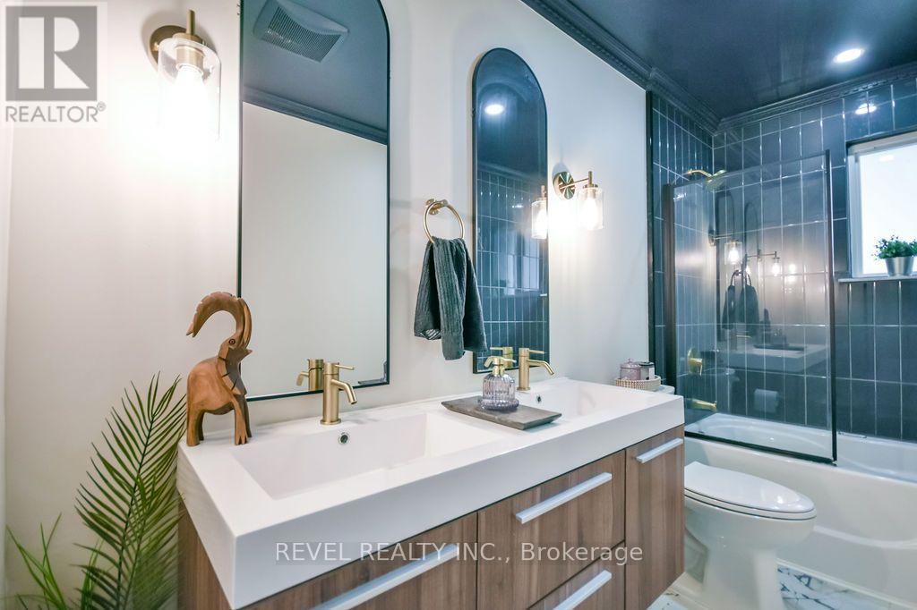 20 CYNTHIA COURT - 25