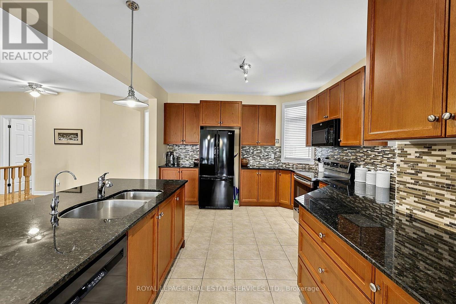 17 LEEWARD CIRCLE - Image 10