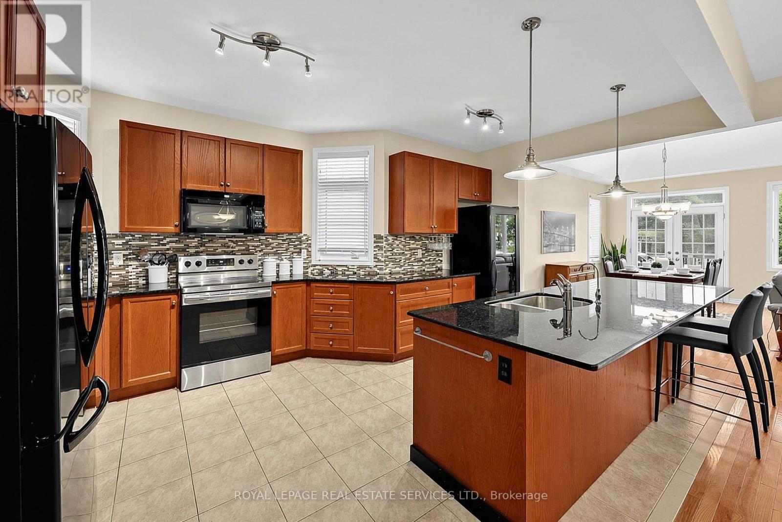 17 LEEWARD CIRCLE - Image 11
