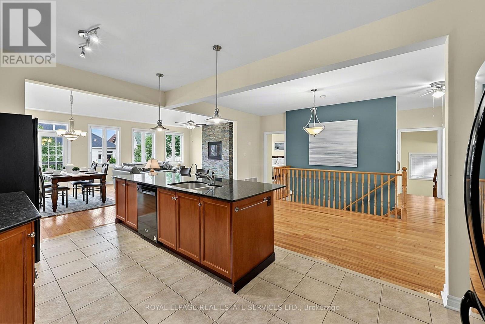 17 LEEWARD CIRCLE - 12