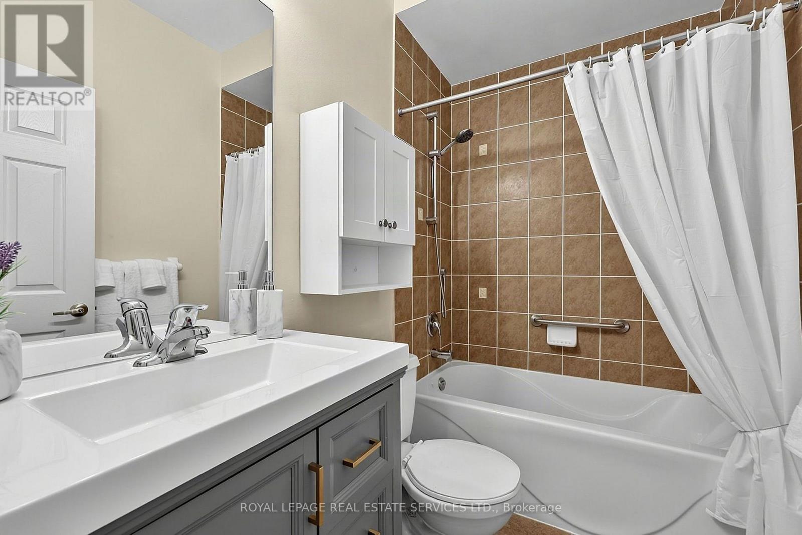17 LEEWARD CIRCLE - 26