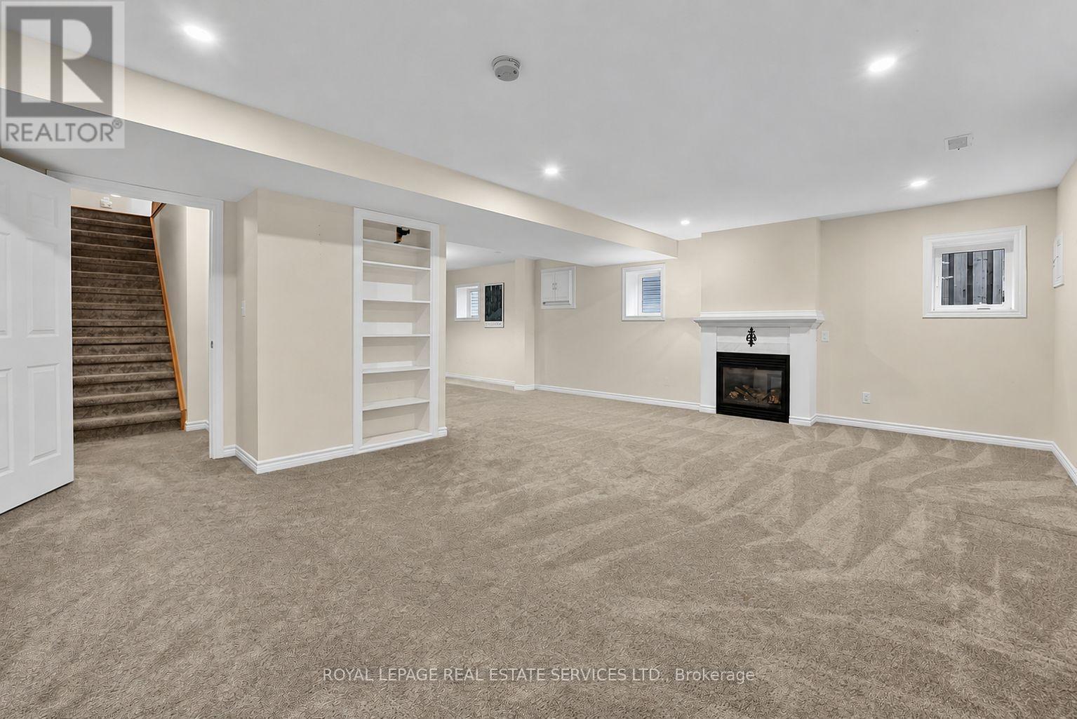 17 LEEWARD CIRCLE - 30