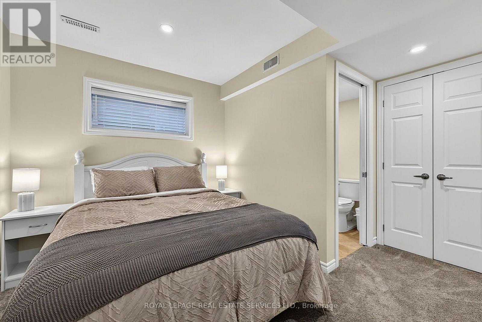 17 LEEWARD CIRCLE - 31
