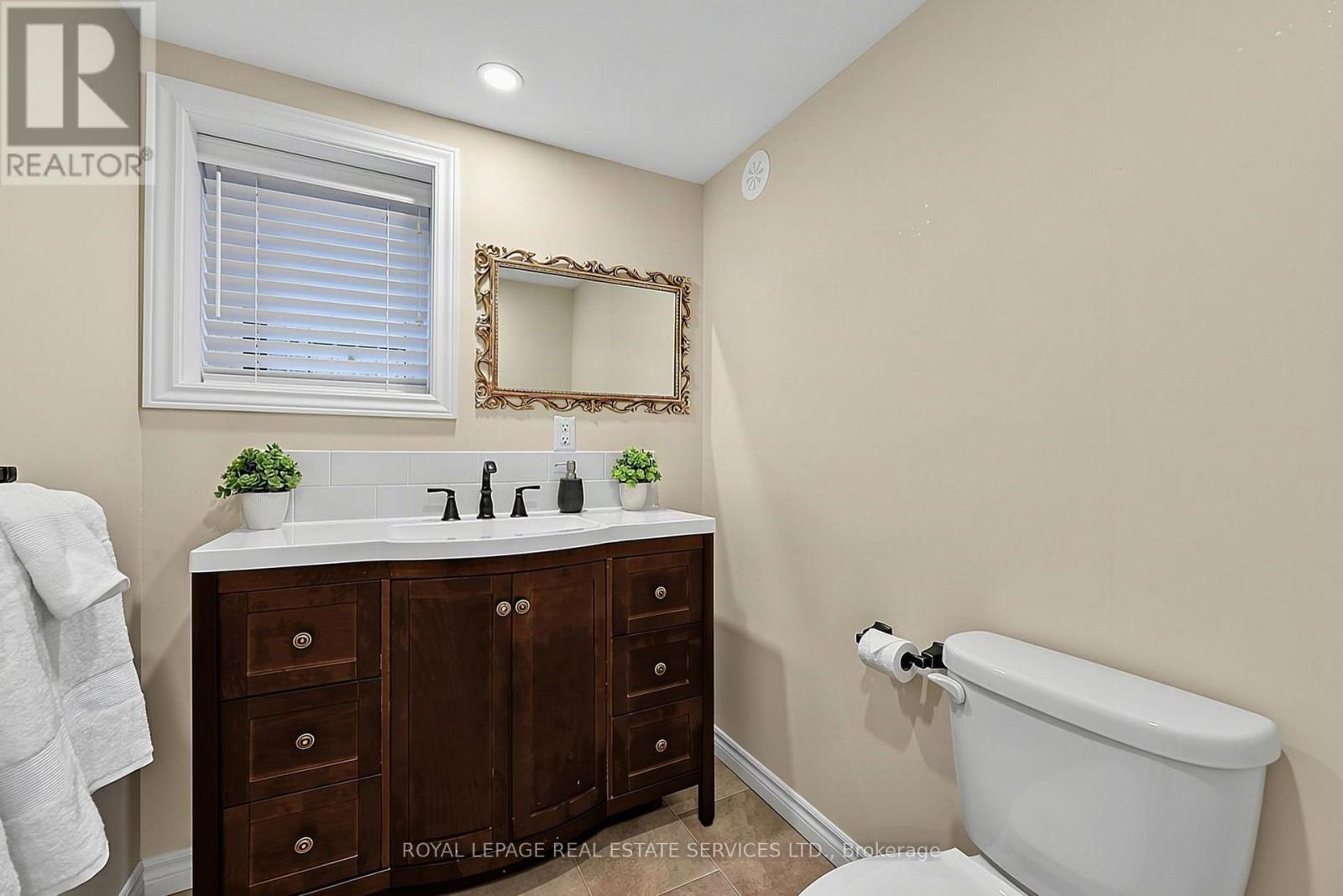 17 LEEWARD CIRCLE - Image 33