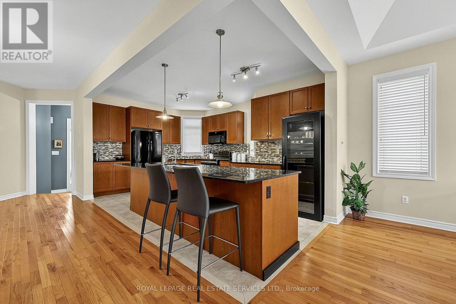 17 LEEWARD CIRCLE - Image 8
