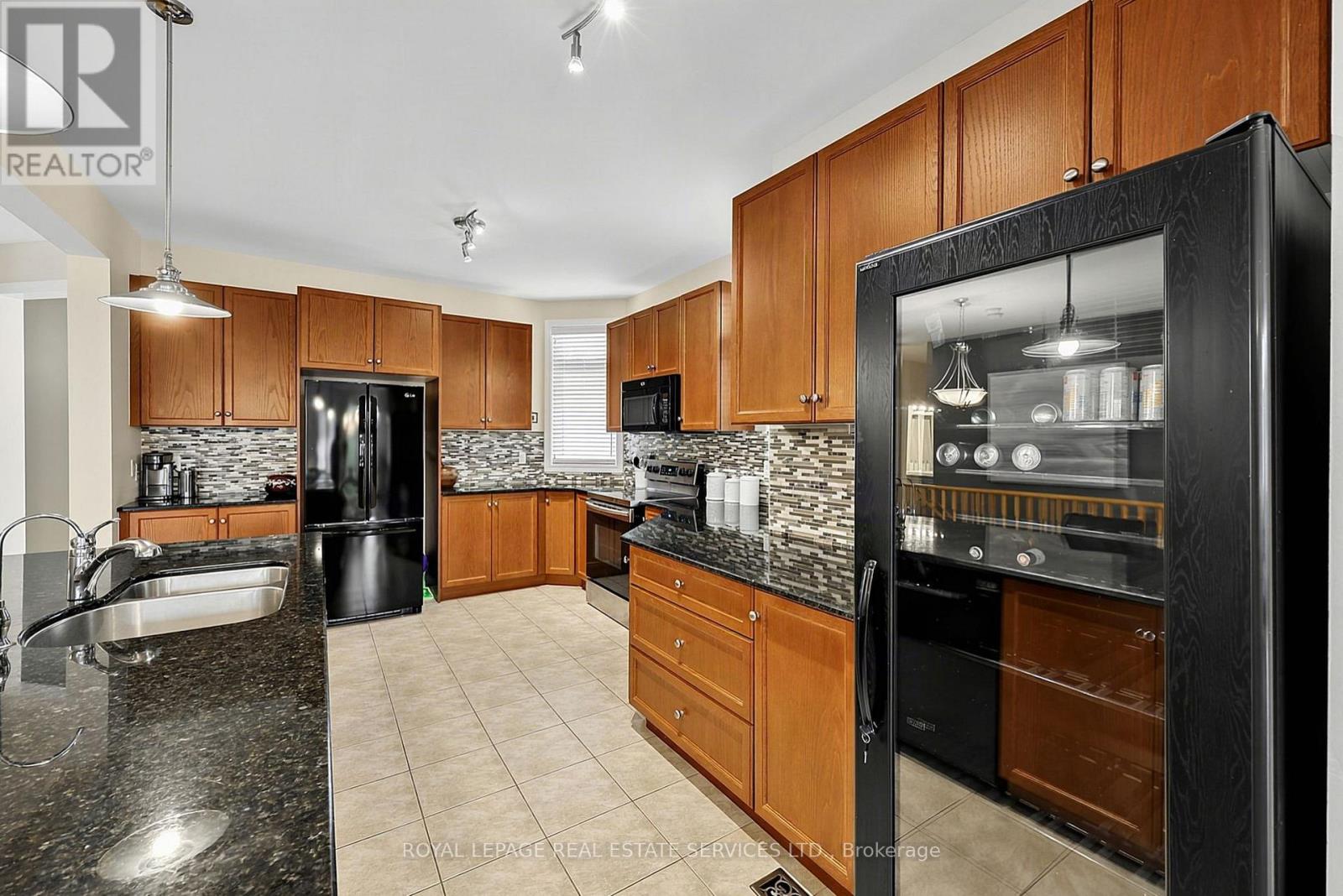 17 LEEWARD CIRCLE - Image 9