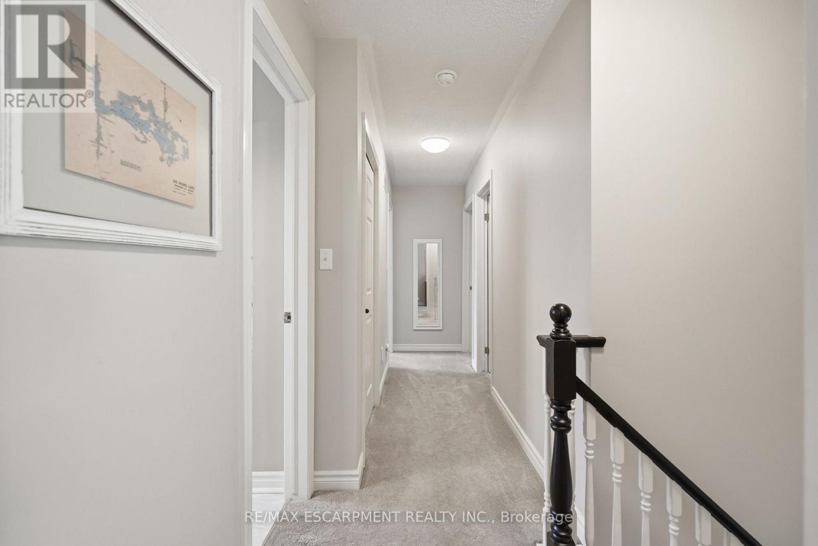 1 MEANDER CLOSE - 27