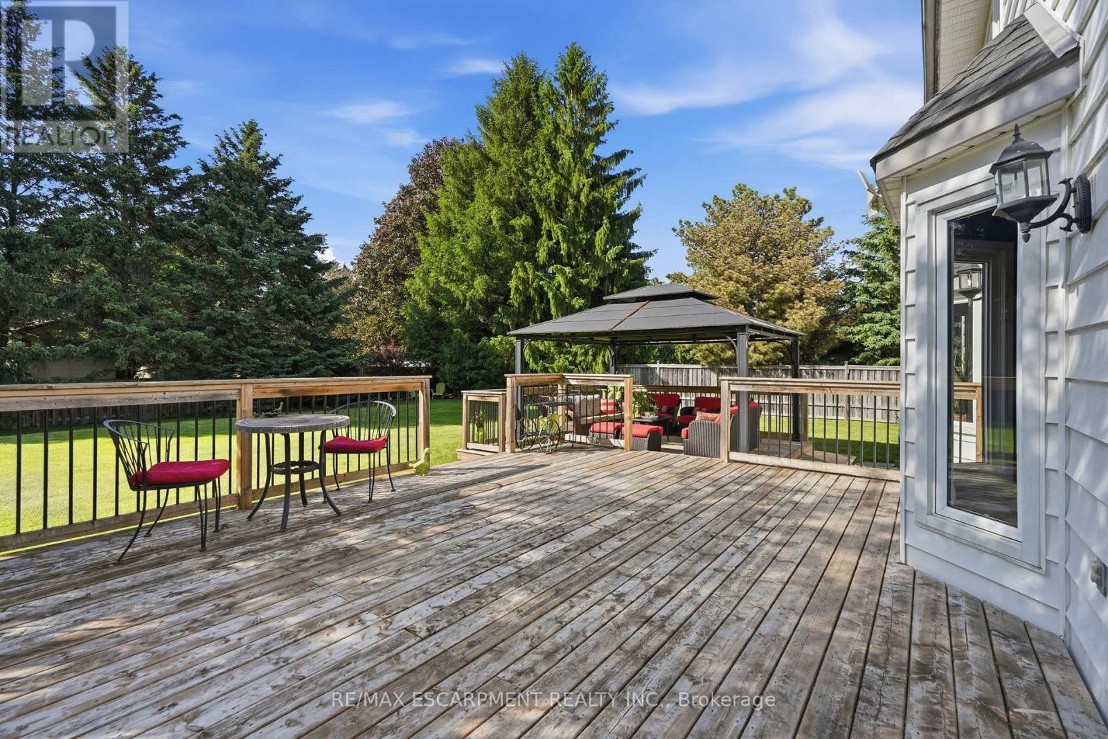 1 MEANDER CLOSE - 41