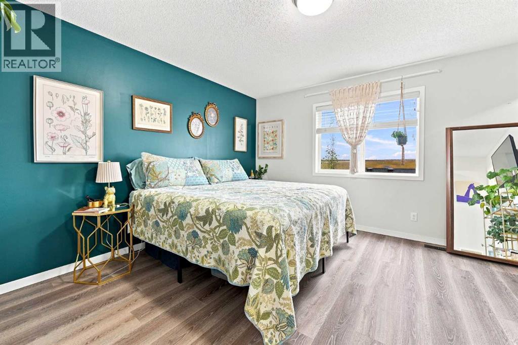 106 Autumn Crescent SE - 18