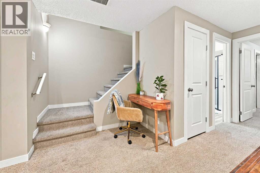 106 Autumn Crescent SE - 22
