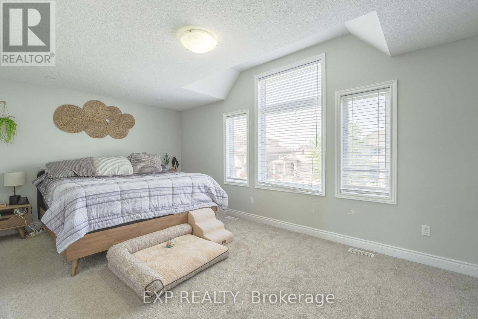 3200 JINNIES WAY - 21