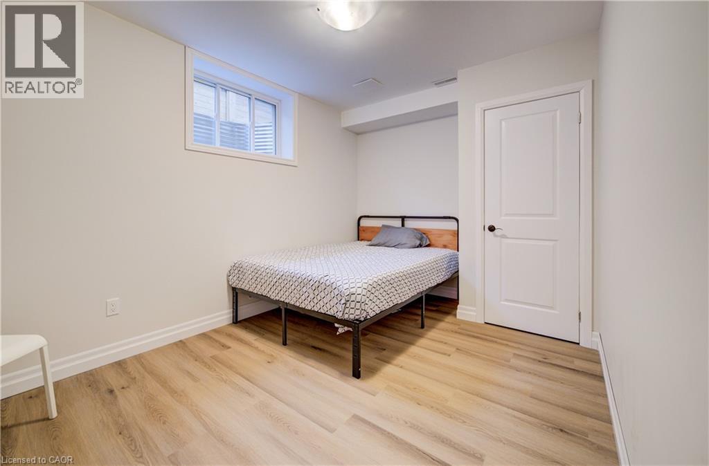 4 LIVINGSTON Drive - Image 41