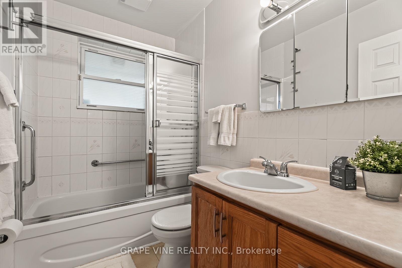 5 Bed, 2 Bath House for Sale in Ottawa – 125 NORICE STREET, Ottawa – MLS# X13674054 - Image 23