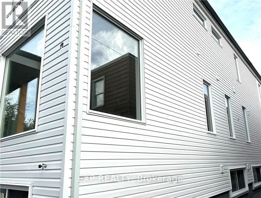 #A + B 25 O'MEARA STREET - 3