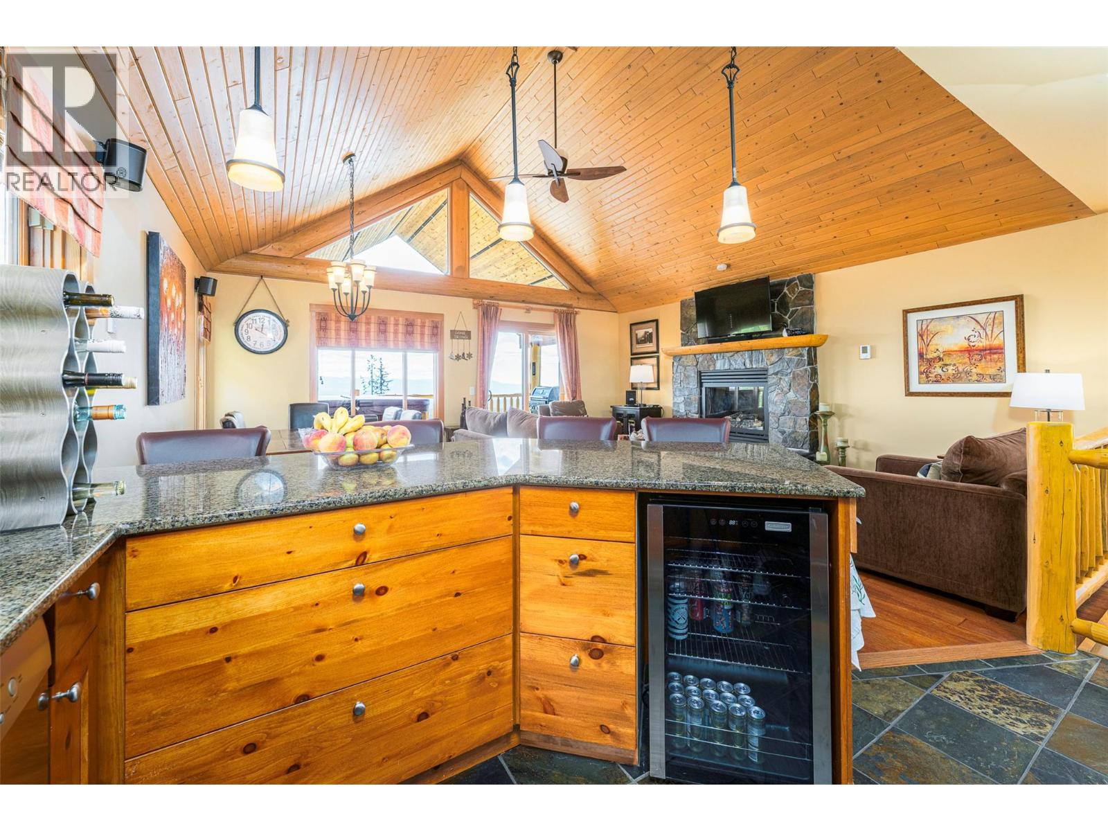 #16 360 Whitehorse Lane - 14