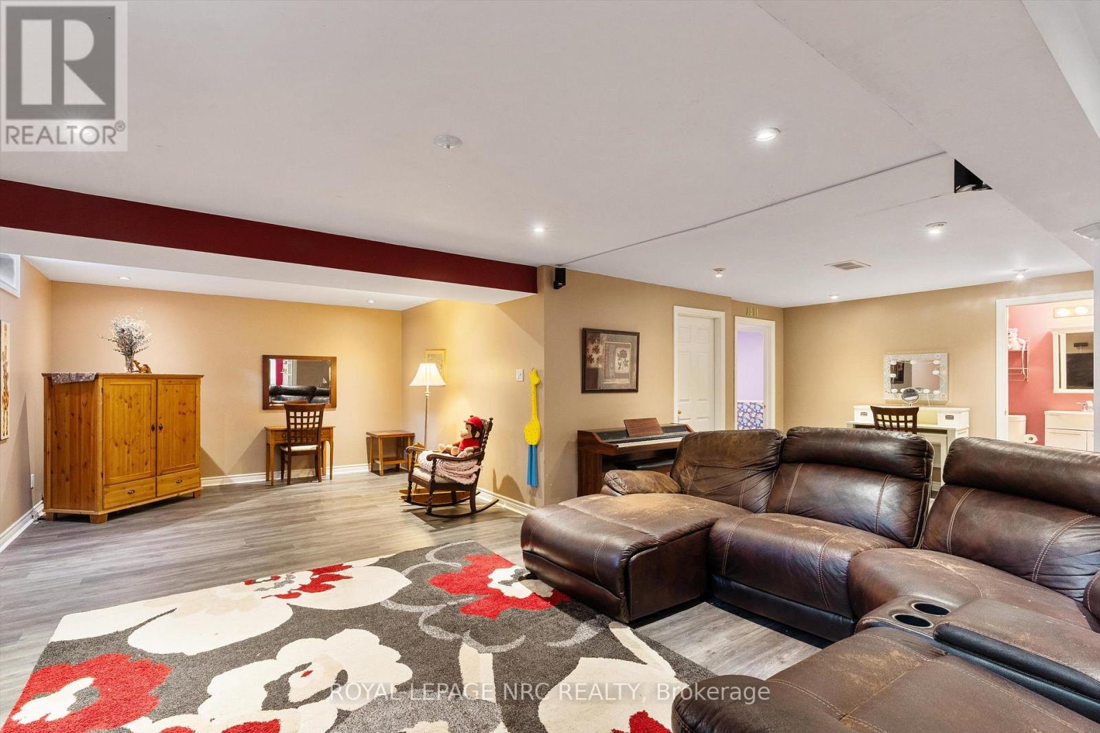 #77 100 BEDDOE DRIVE - Image 26