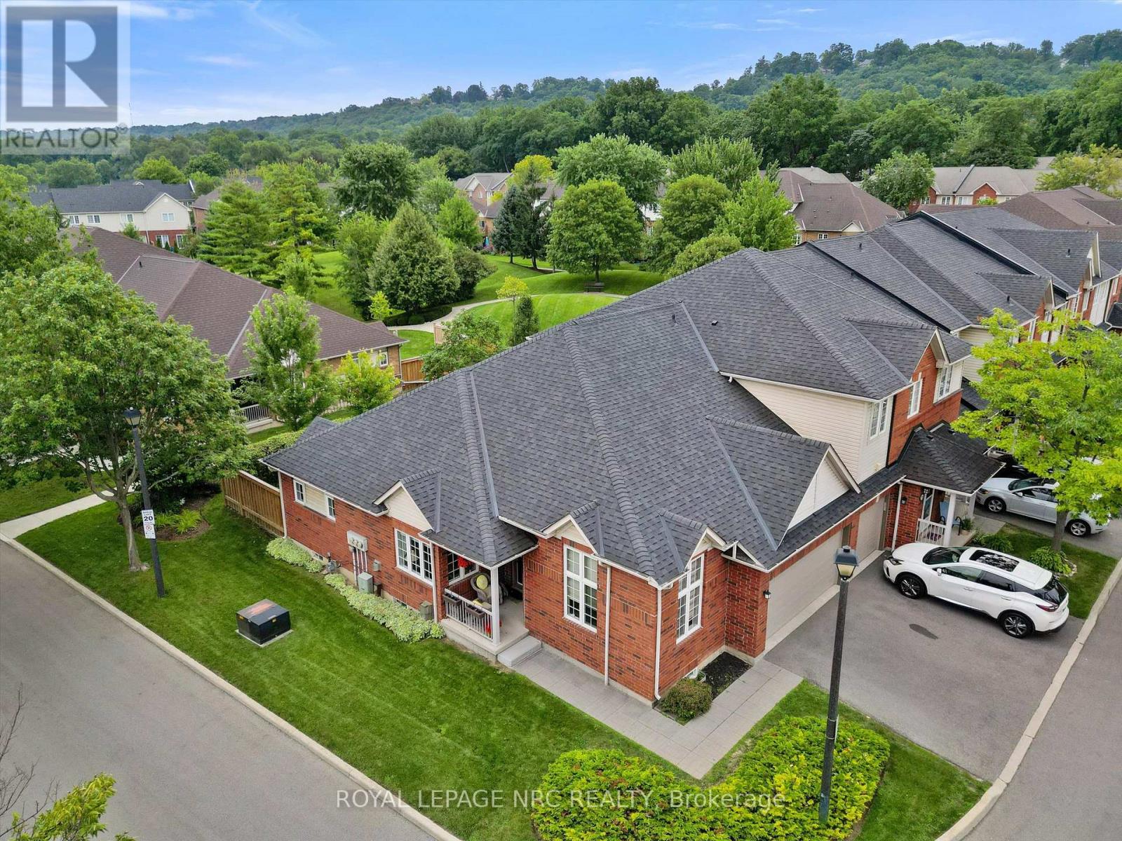 #77 100 BEDDOE DRIVE - Image 38