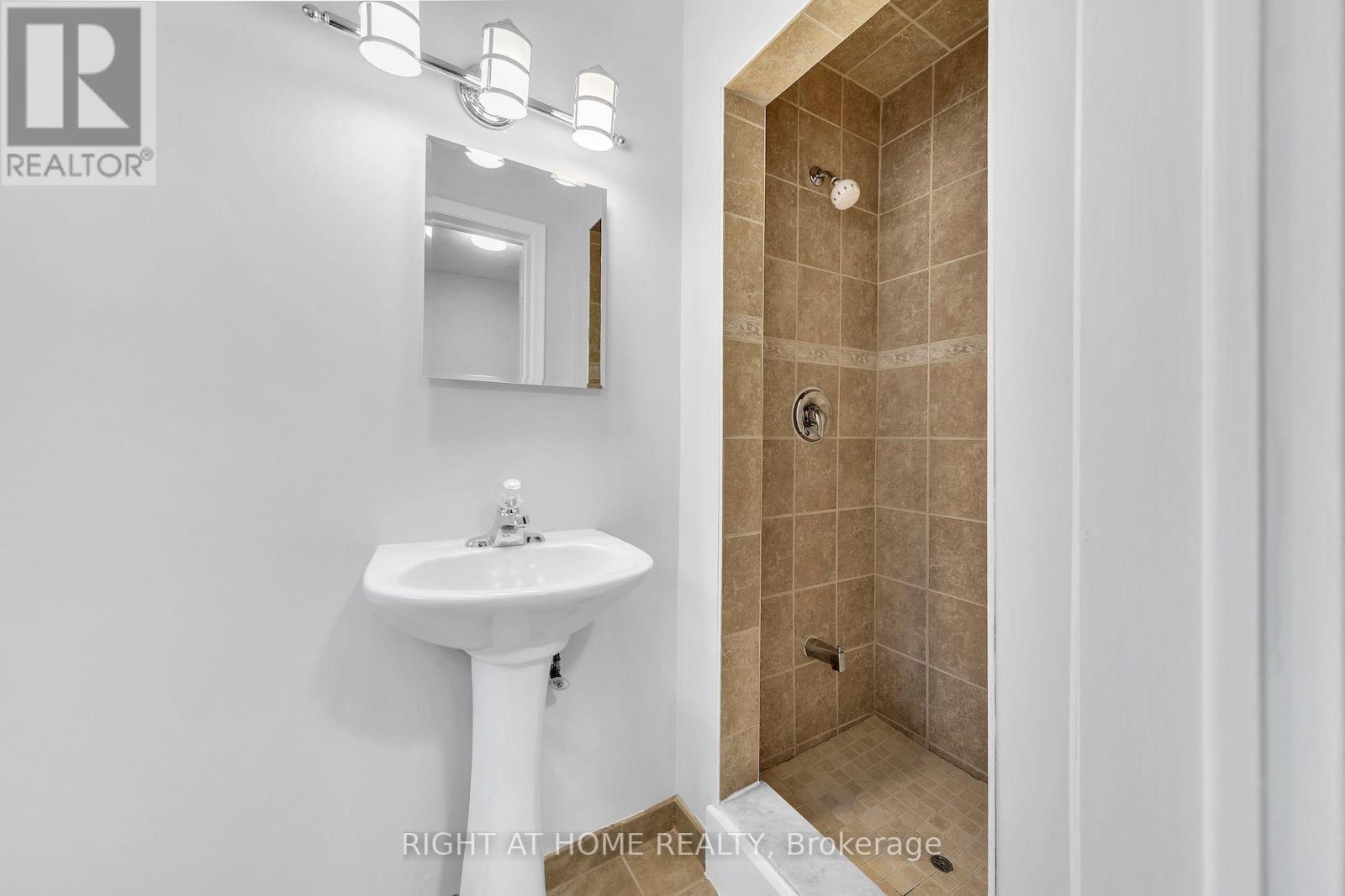 88 PECKHAM AVENUE - Image 26