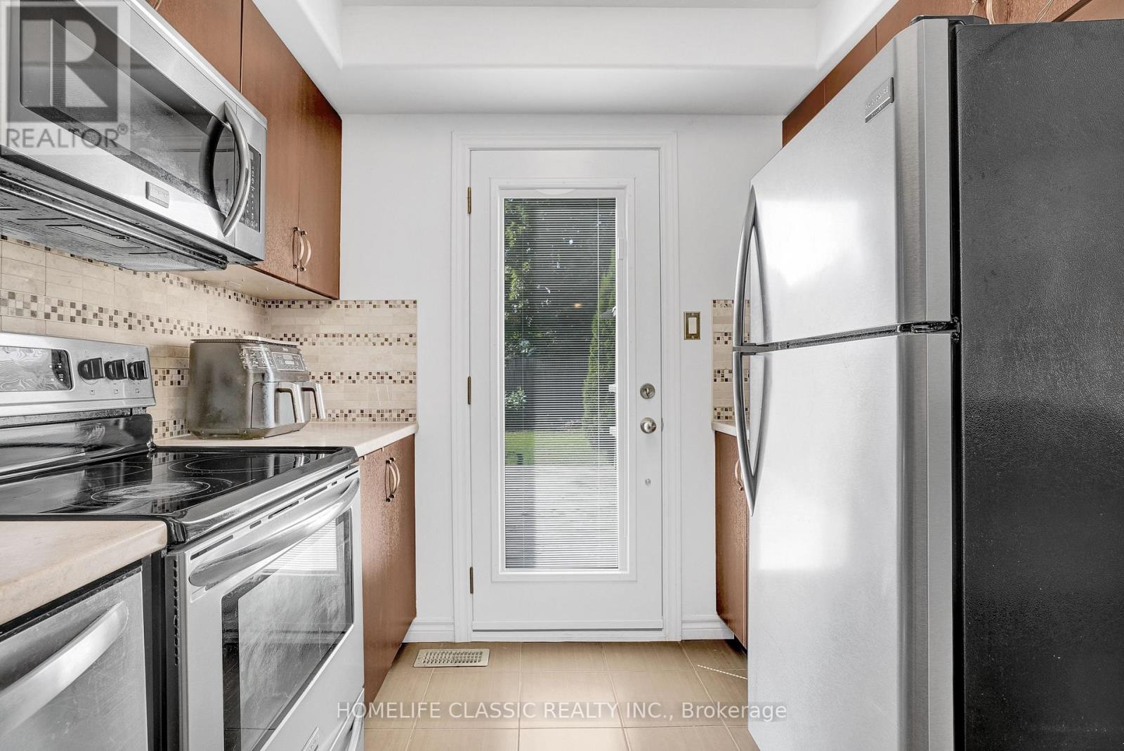 5 IRWIN CRESCENT - Image 11