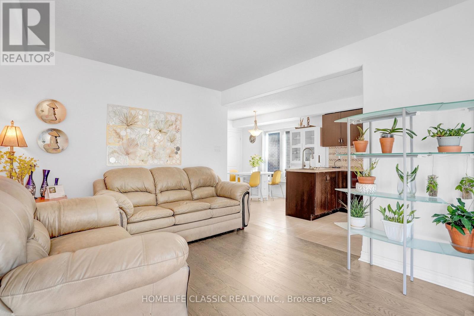 5 IRWIN CRESCENT - Image 12