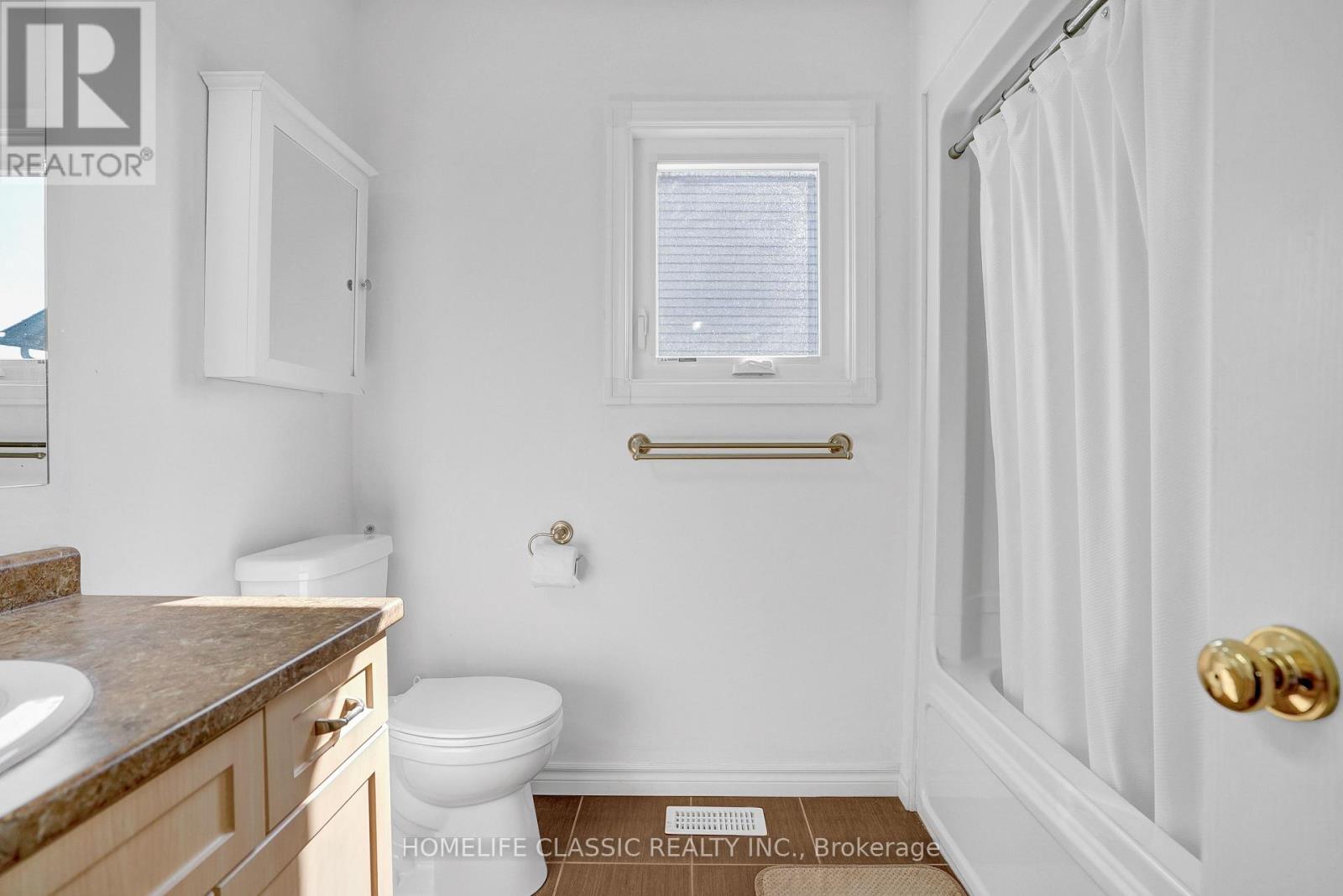 5 IRWIN CRESCENT - Image 24