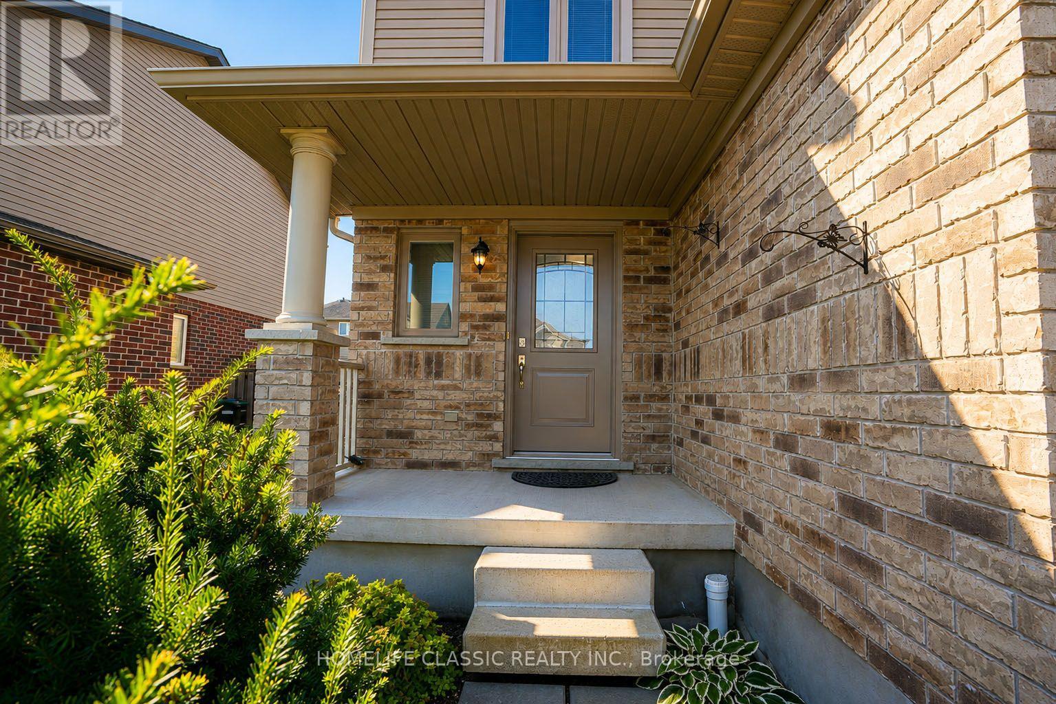 5 IRWIN CRESCENT - Image 3