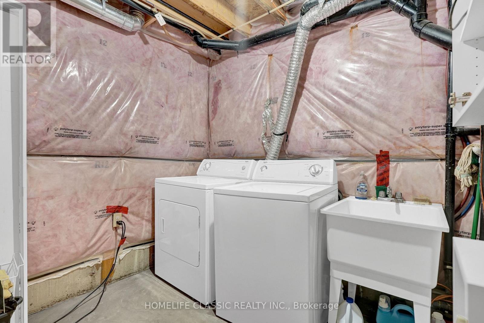 5 IRWIN CRESCENT - Image 32
