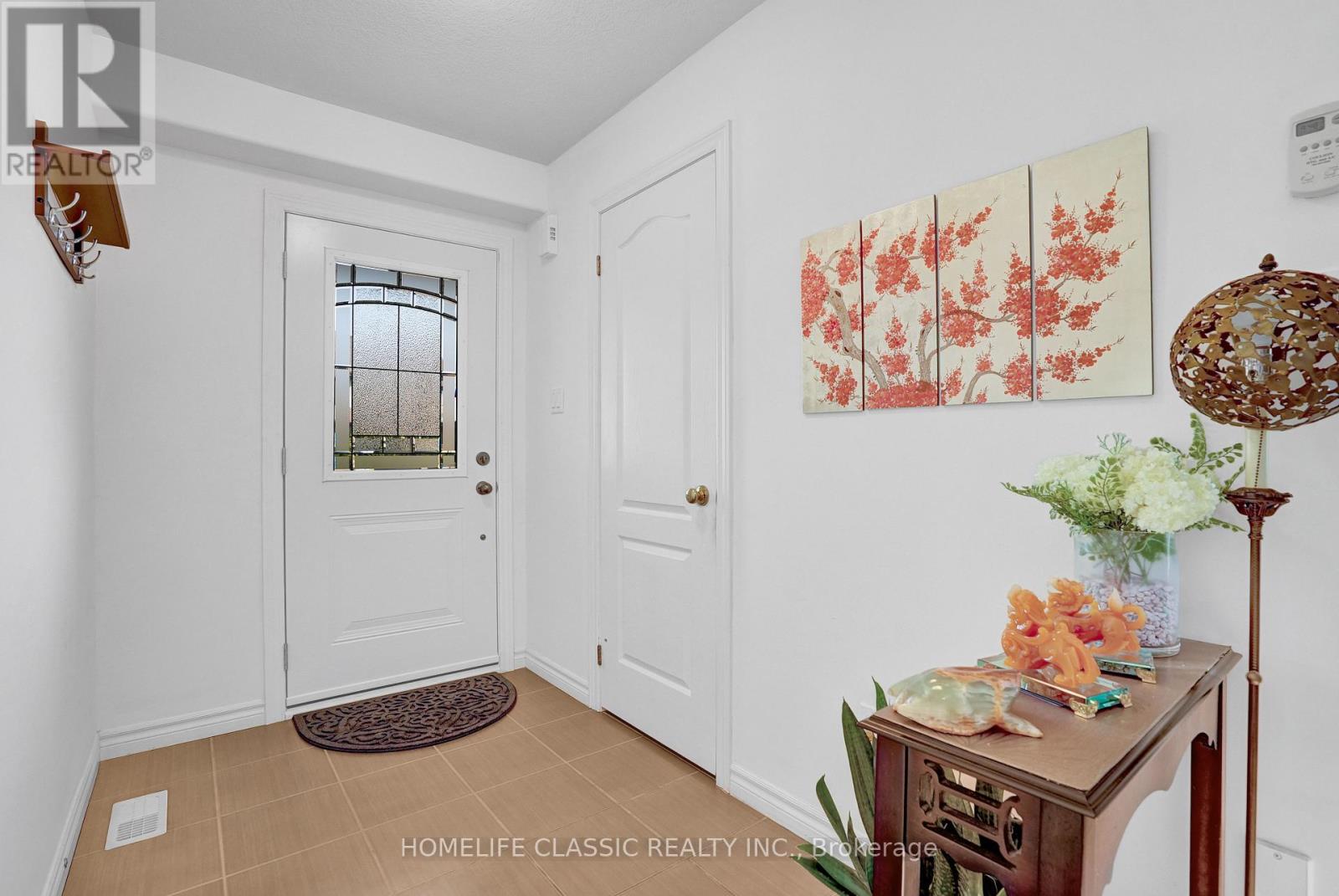 5 IRWIN CRESCENT - Image 4
