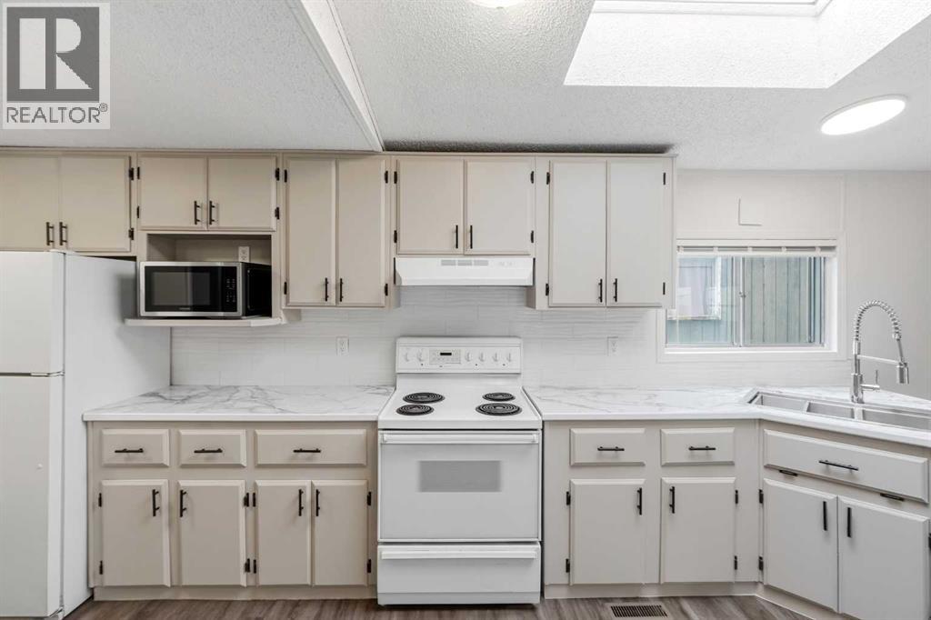 6960 63 Avenue - Photo 7