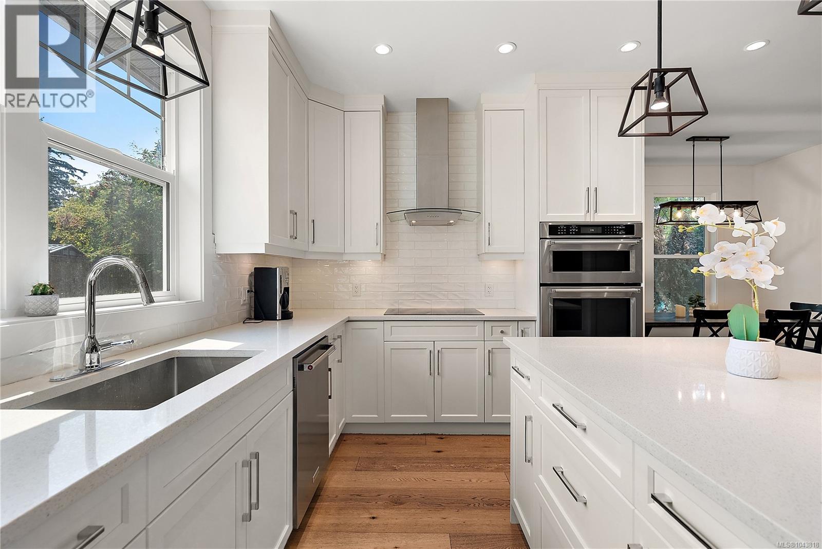 2908 Adye Rd - 11