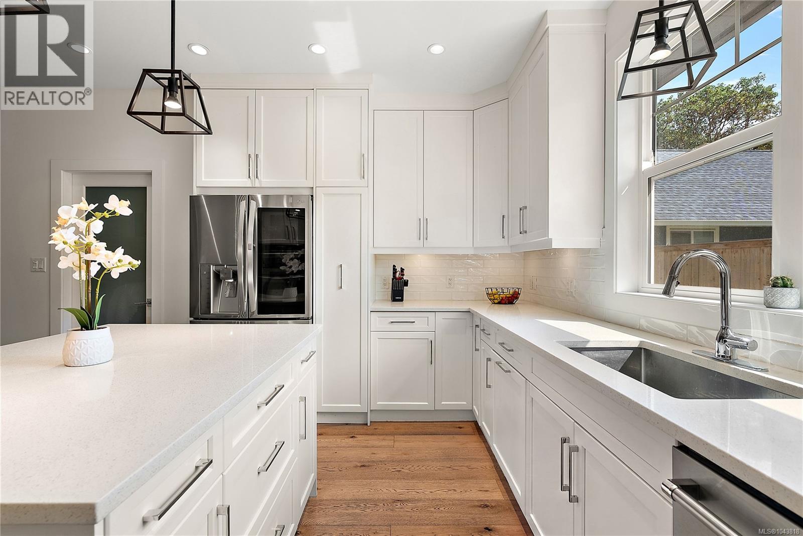 2908 Adye Rd - 12