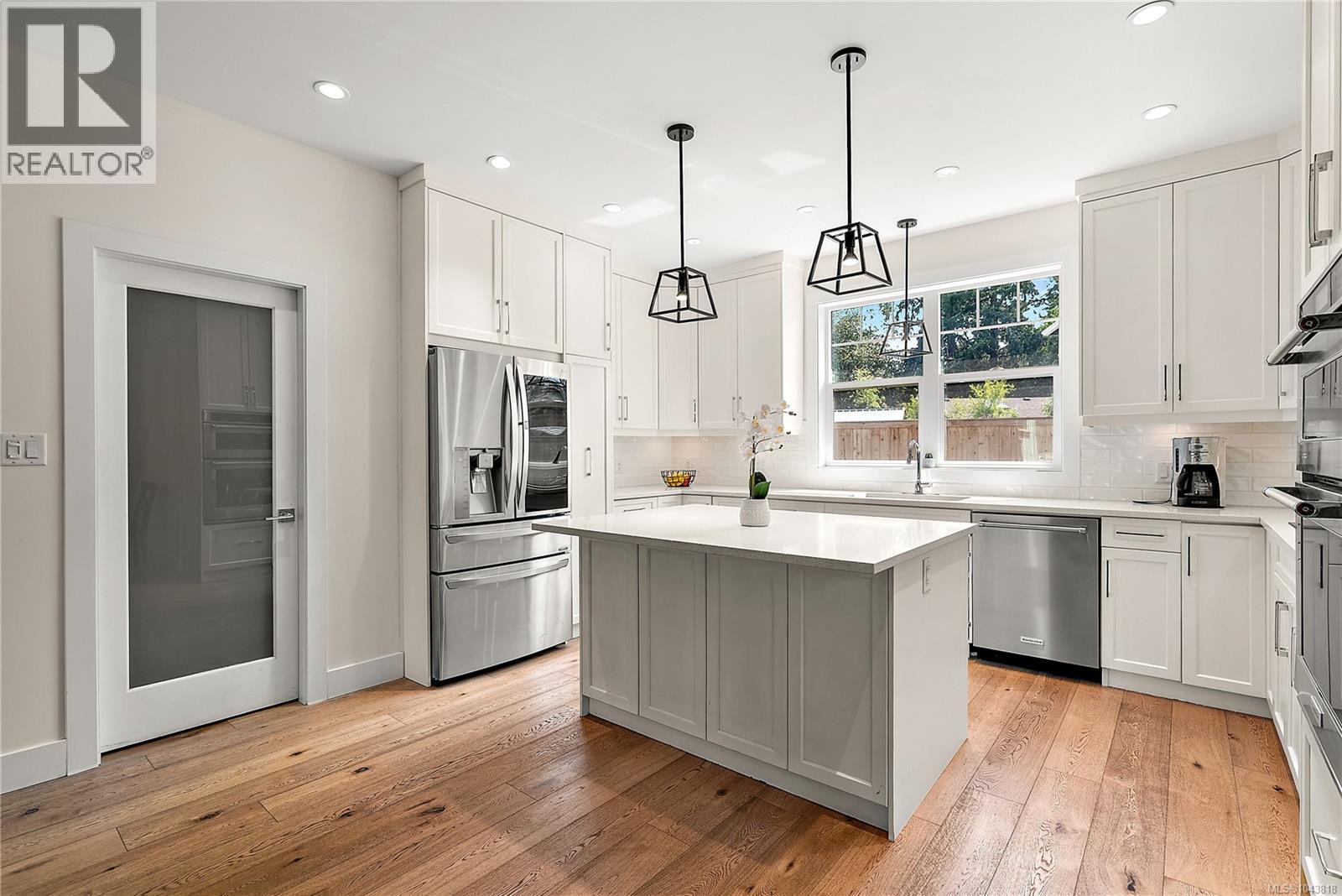 2908 Adye Rd - 8
