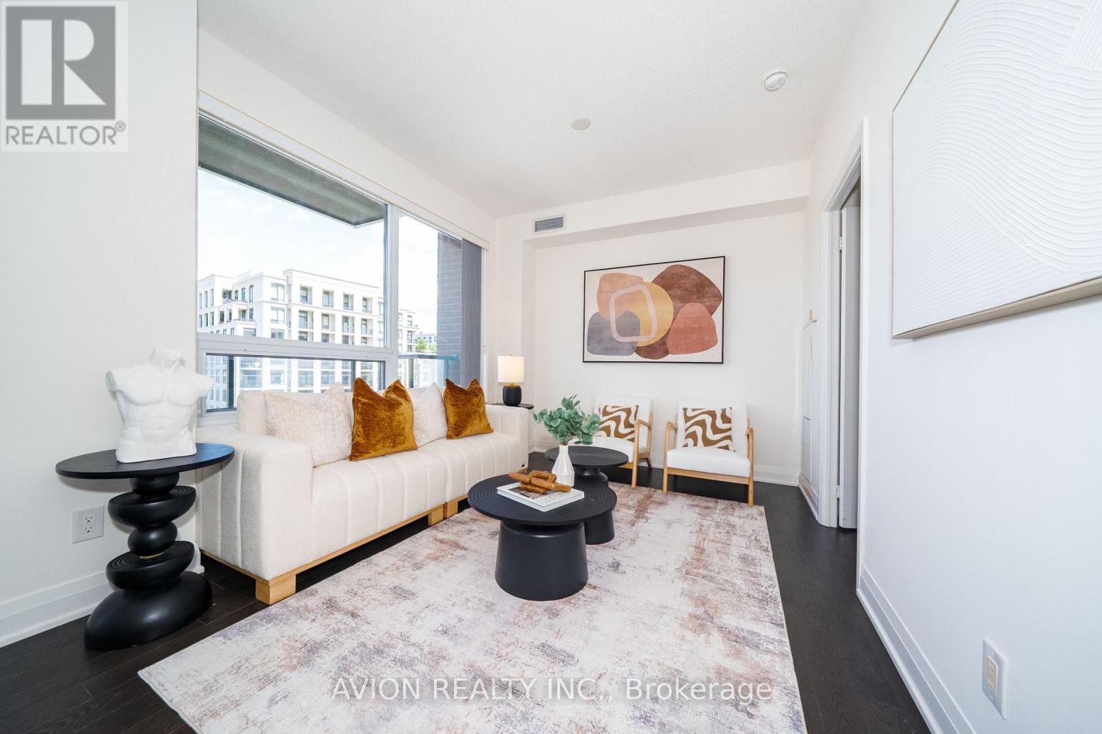 622 28 UPTOWN DRIVE - 15
