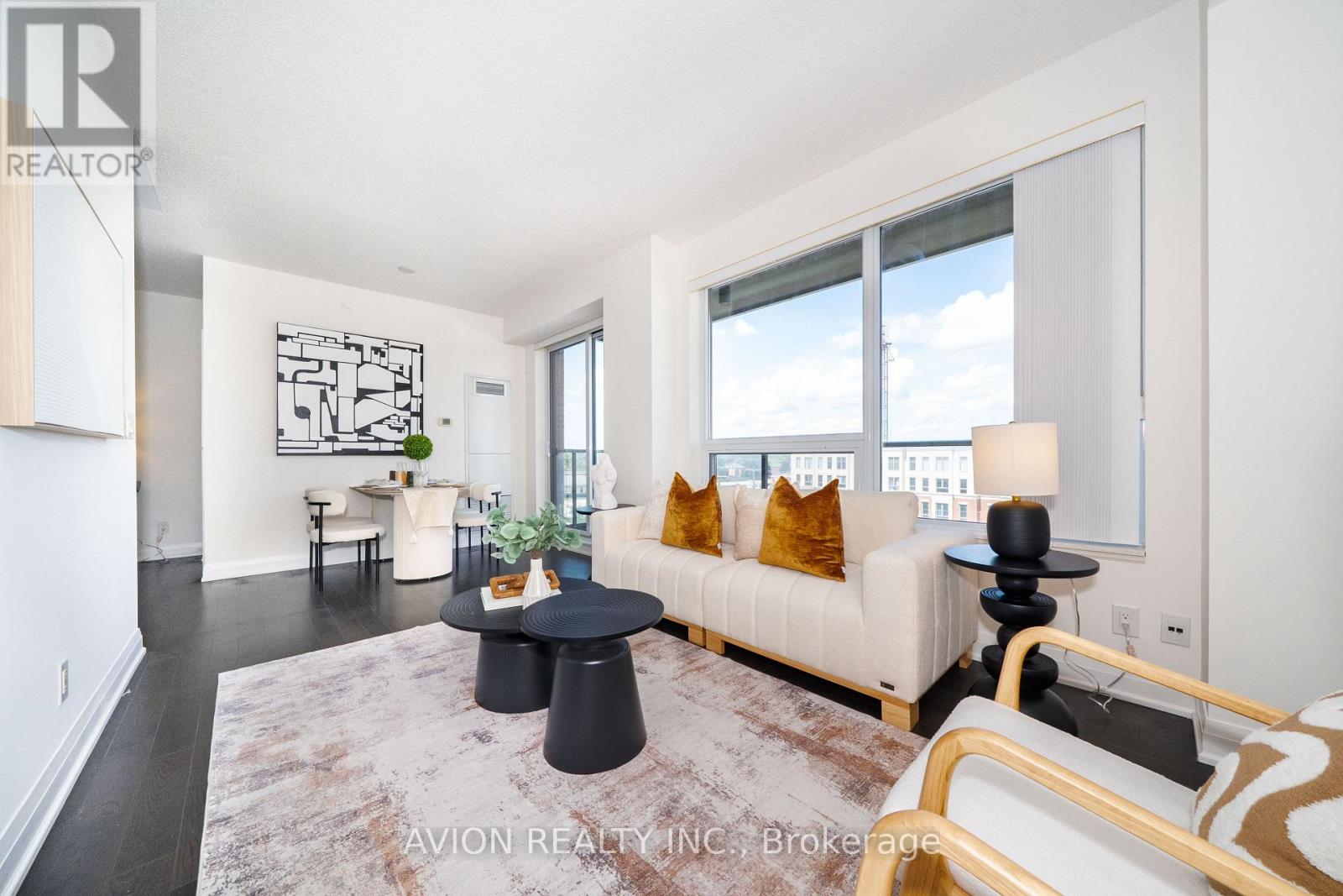 622 28 UPTOWN DRIVE - 16